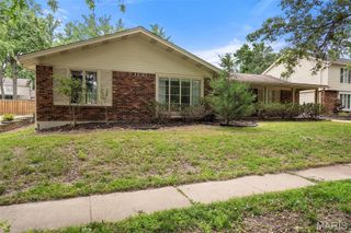 15224 Golden Rain Drive, Chesterfield, MO 63017