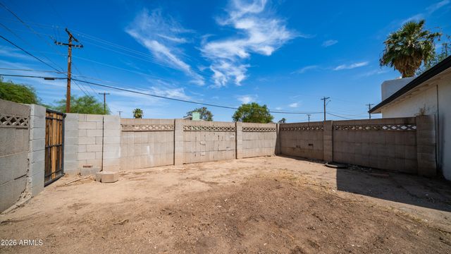 3302 W TURNEY Avenue, Phoenix, AZ 85017