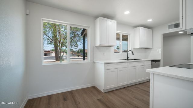 3302 W TURNEY Avenue, Phoenix, AZ 85017