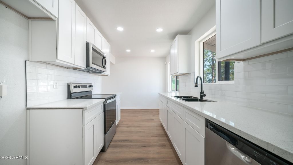 3302 W TURNEY Avenue, Phoenix, AZ 85017 — photo 5
