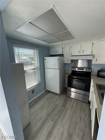 4520 SW 8th PL 4, Cape Coral, FL 33914