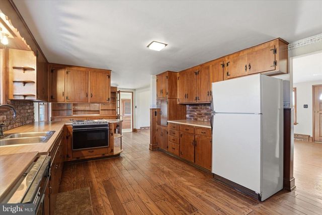 1792 SCHWENKSVILLE RD, Schwenksville, PA 19473