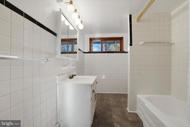 1792 SCHWENKSVILLE RD, Schwenksville, PA 19473