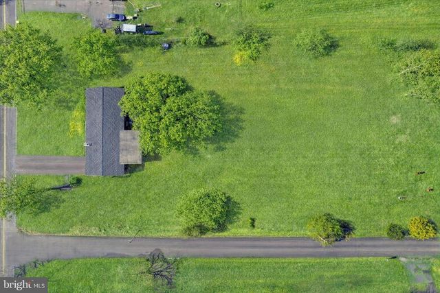 1792 SCHWENKSVILLE RD, Schwenksville, PA 19473