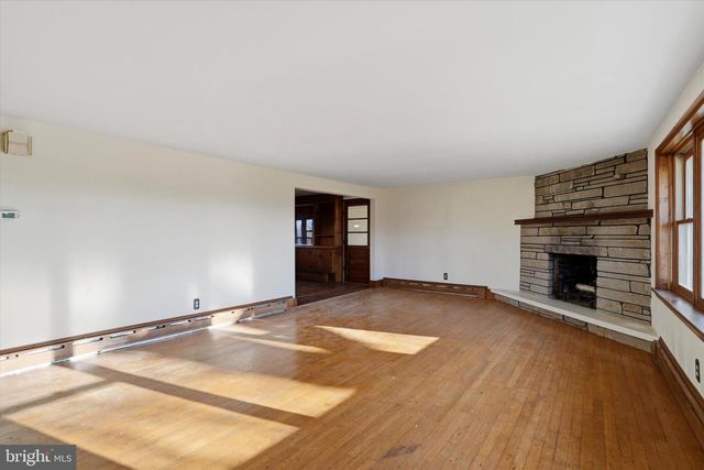 1792 SCHWENKSVILLE RD, Schwenksville, PA 19473