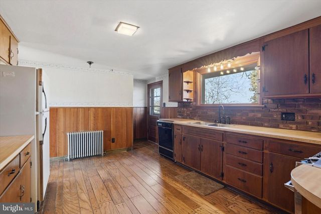 1792 SCHWENKSVILLE RD, Schwenksville, PA 19473