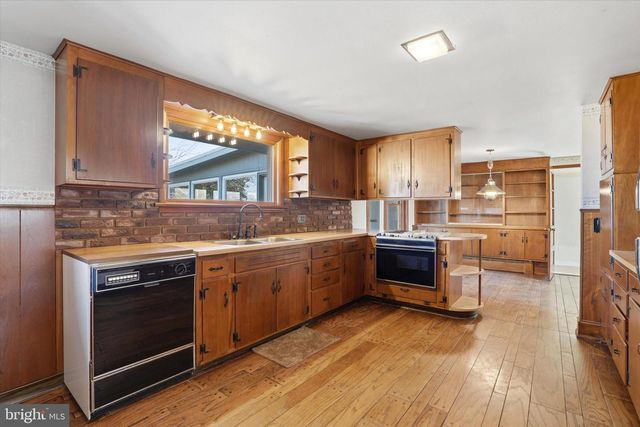 1792 SCHWENKSVILLE RD, Schwenksville, PA 19473