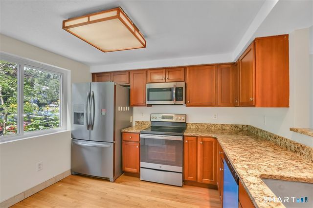 10 Valley Run Drive 10, Cromwell, CT 06416