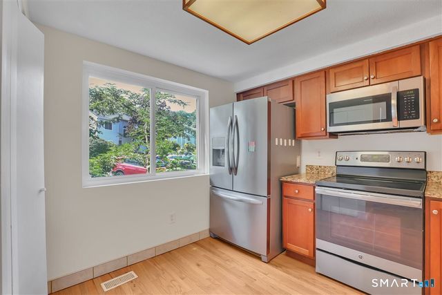 10 Valley Run Drive 10, Cromwell, CT 06416