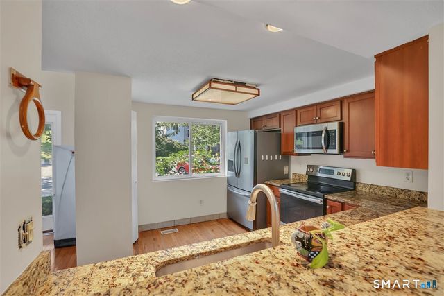 10 Valley Run Drive 10, Cromwell, CT 06416