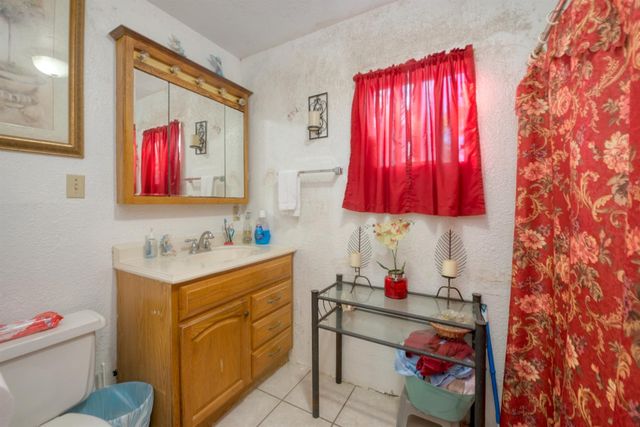 202 Olivero Rd, Modesto, CA 95358