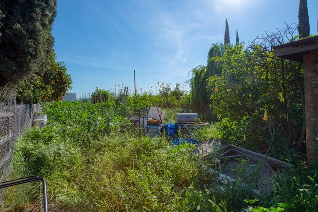 202 Olivero Rd, Modesto, CA 95358