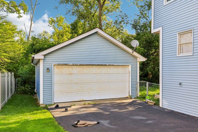 626 Pleasure Drive, Mundelein, IL 60060