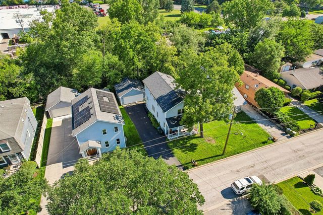 626 Pleasure Drive, Mundelein, IL 60060