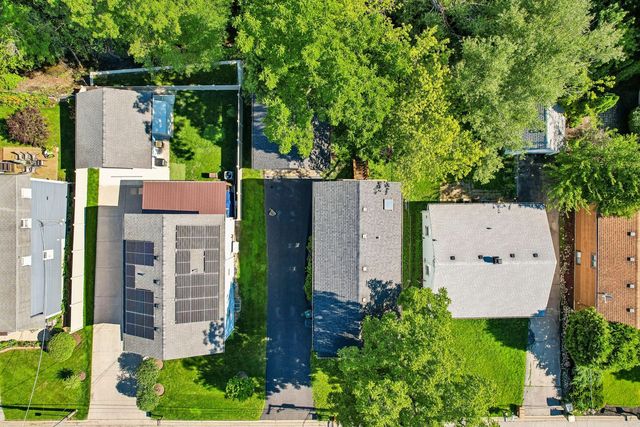 626 Pleasure Drive, Mundelein, IL 60060