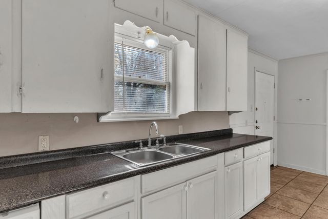 1204 Jenny St., Longview, TX 75604