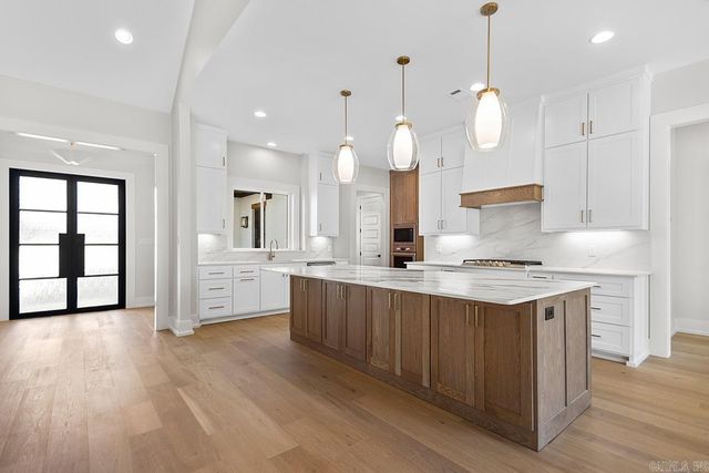 6143 Majestic Waters, Benton, AR 72019