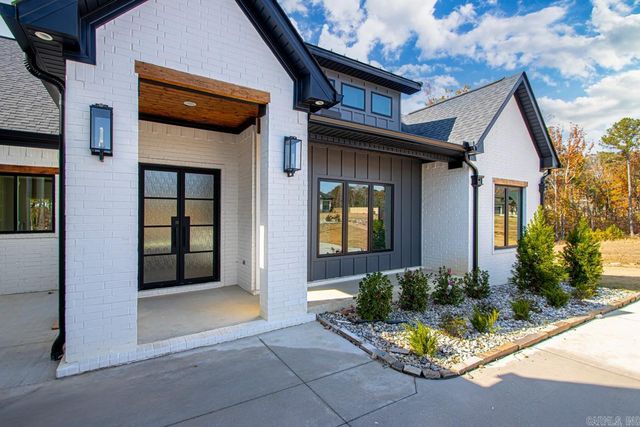 6143 Majestic Waters, Benton, AR 72019