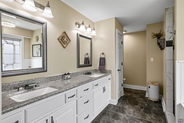2225 SW Millers Glen DR, Topeka, KS 66614