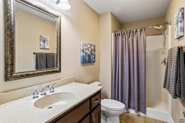 2225 SW Millers Glen DR, Topeka, KS 66614