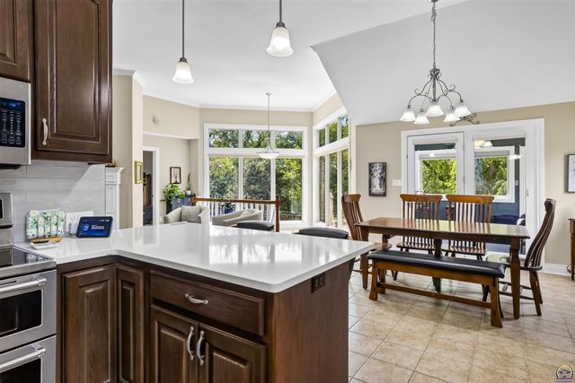 2225 SW Millers Glen DR, Topeka, KS 66614