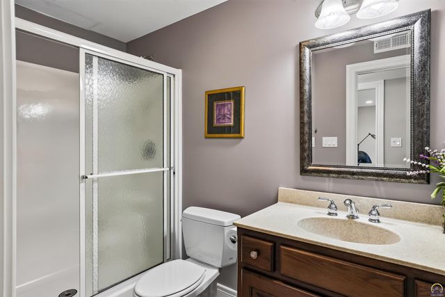 2225 SW Millers Glen DR, Topeka, KS 66614