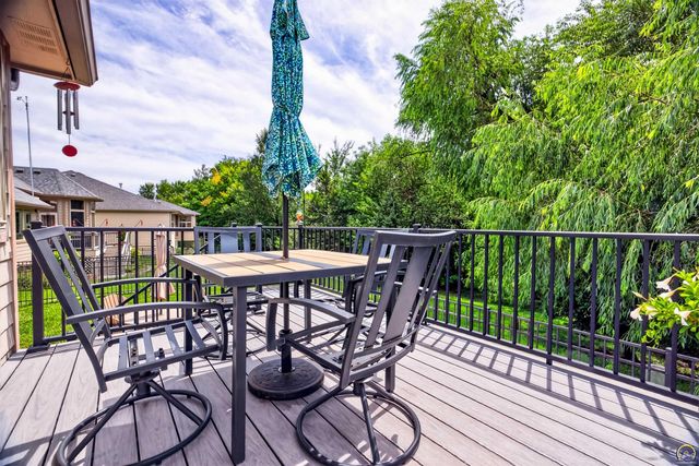 2225 SW Millers Glen DR, Topeka, KS 66614