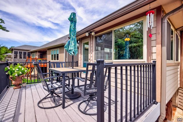 2225 SW Millers Glen DR, Topeka, KS 66614