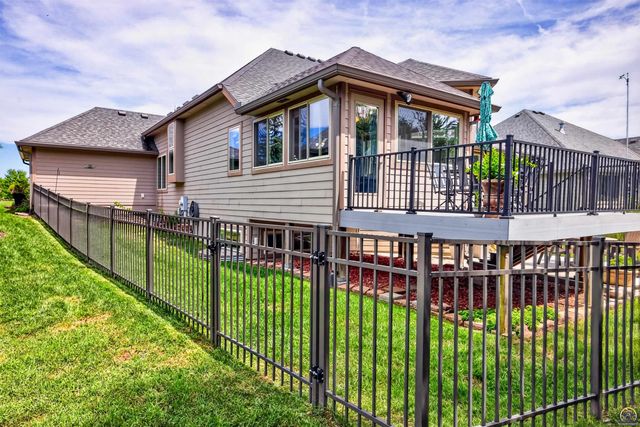 2225 SW Millers Glen DR, Topeka, KS 66614