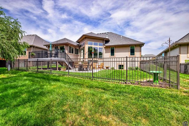 2225 SW Millers Glen DR, Topeka, KS 66614