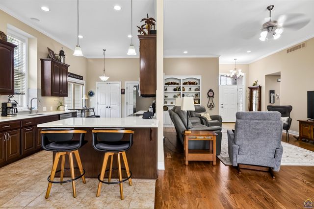 2225 SW Millers Glen DR, Topeka, KS 66614