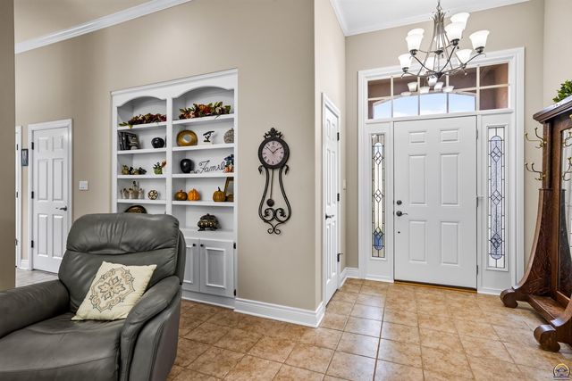 2225 SW Millers Glen DR, Topeka, KS 66614