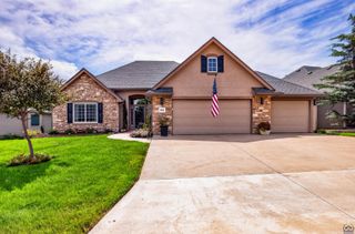 2225 SW Millers Glen DR, Topeka, KS 66614