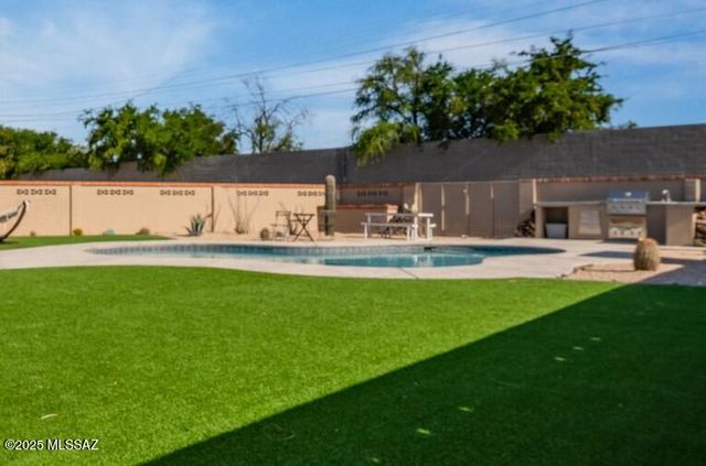 3454 E Calle Del Prado, Tucson, AZ 85716