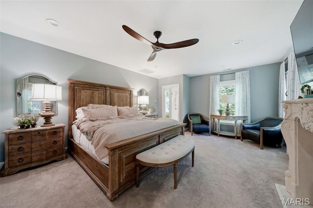 1345 Green Tree Lane, Glendale, MO 63122