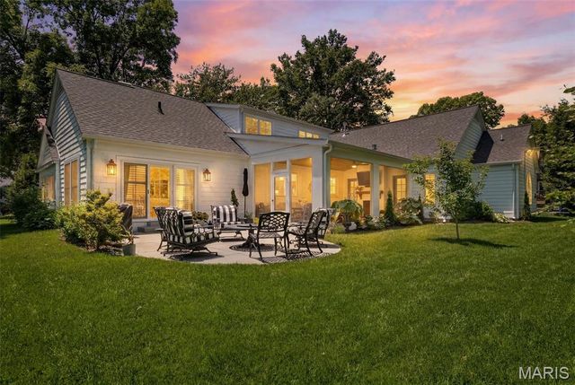 1345 Green Tree Lane, Glendale, MO 63122