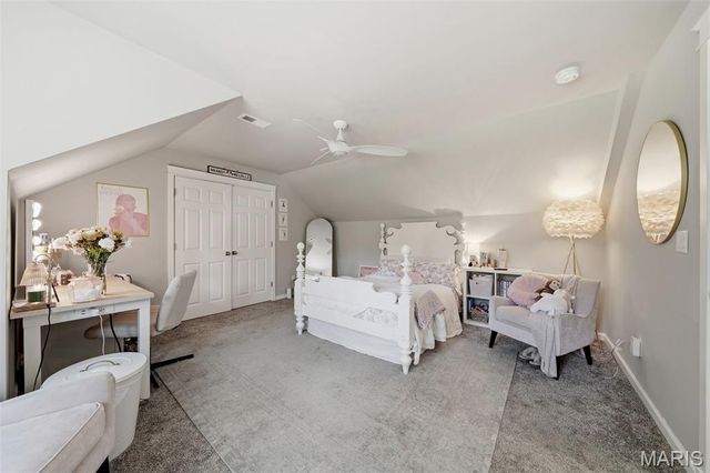 1345 Green Tree Lane, Glendale, MO 63122