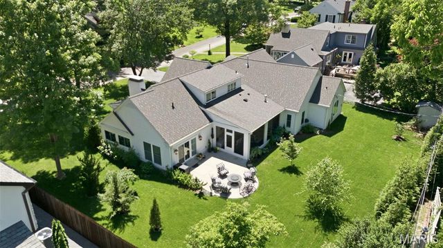 1345 Green Tree Lane, Glendale, MO 63122