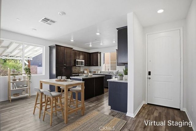 570 Jubilee Place, Santa Paula, CA 93060