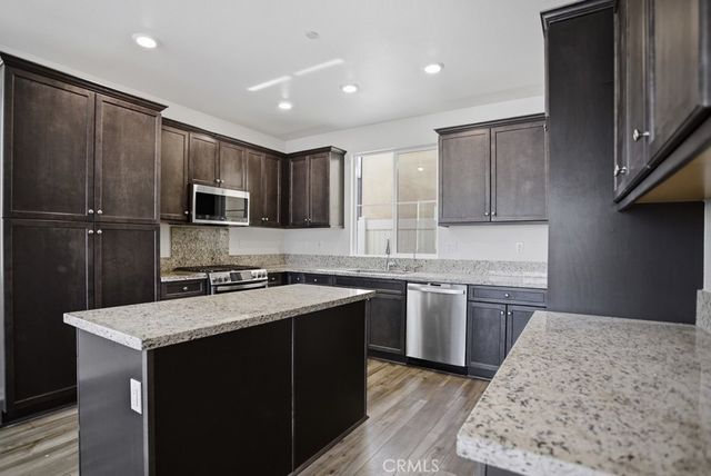 570 Jubilee Place, Santa Paula, CA 93060