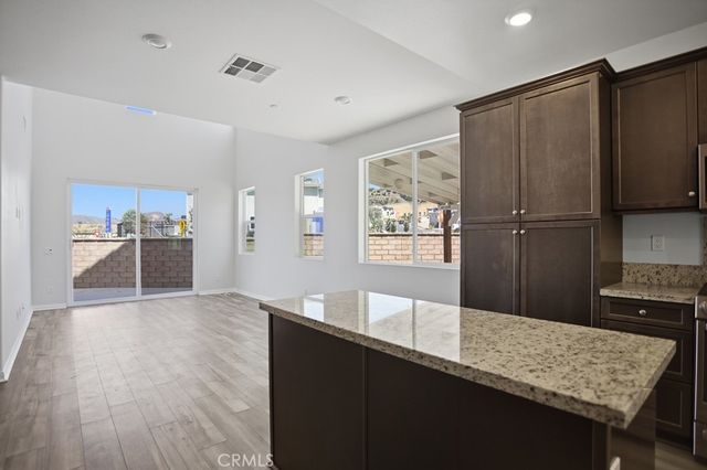 570 Jubilee Place, Santa Paula, CA 93060