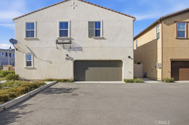 570 Jubilee Place, Santa Paula, CA 93060