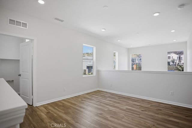 570 Jubilee Place, Santa Paula, CA 93060