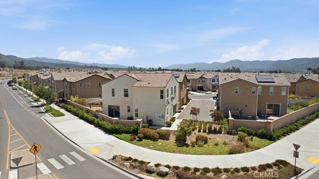 570 Jubilee Place, Santa Paula, CA 93060