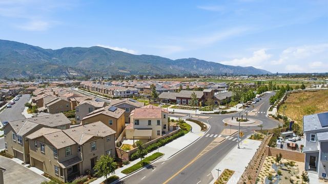 570 Jubilee Place, Santa Paula, CA 93060
