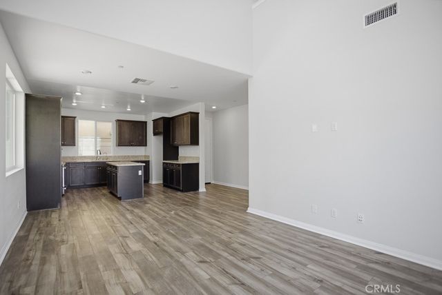 570 Jubilee Place, Santa Paula, CA 93060