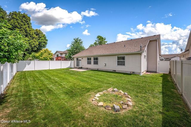 2633 N Partridge Lp, Post Falls, ID 83854