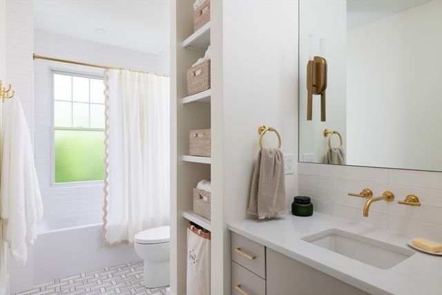 47 Vassal Lane 3, Cambridge, MA 02138