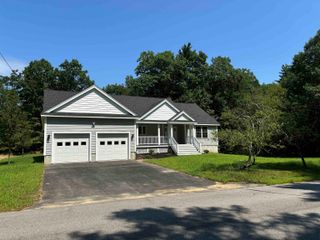 11 Blaisdell Court, Raymond, NH 03077