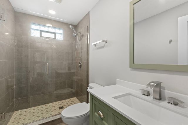 475 E Merle Lane, Wheeling, IL 60090